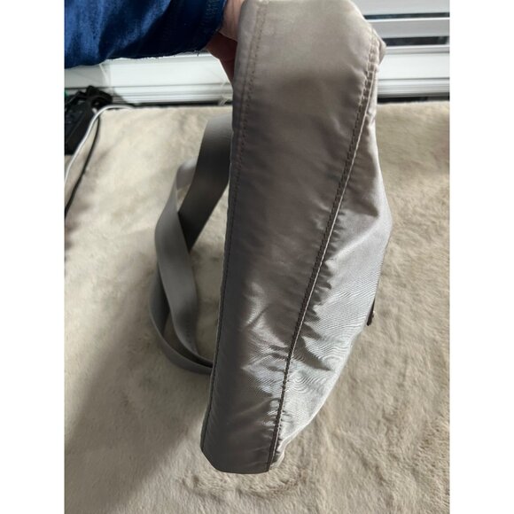 Longchamp Gray Nylon Crossbody Bag With Adjustable Strap & Zipper Closure - Picture 10 of 10